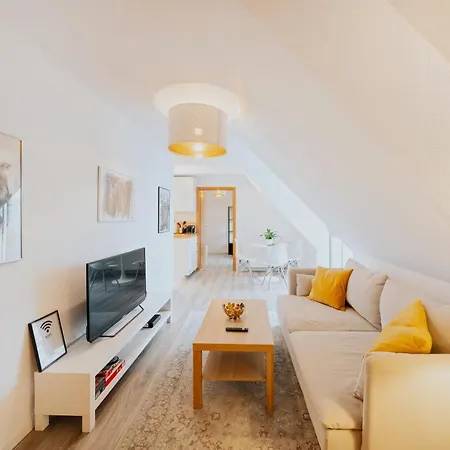 Apartment Bliss Place - Serviced - Arbeitsplatz, Zentral, Küche, Waschmaschine, Smarttv *