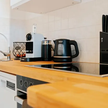 Apartment Bliss Place - Serviced - Arbeitsplatz, Zentral, Küche, Waschmaschine, Smarttv Magdeburg