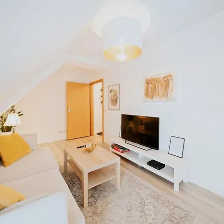 Apartment Bliss Place - Serviced - Arbeitsplatz, Zentral, Küche, Waschmaschine, Smarttv *