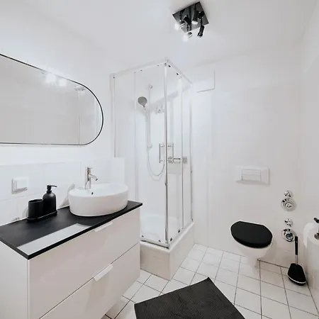 Bliss Place - Serviced - Arbeitsplatz, Zentral, Küche, Waschmaschine, Smarttv Apartment *